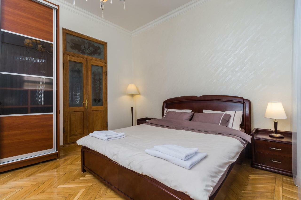 Apartamenty Na Sofievskoy Odessa Exterior foto