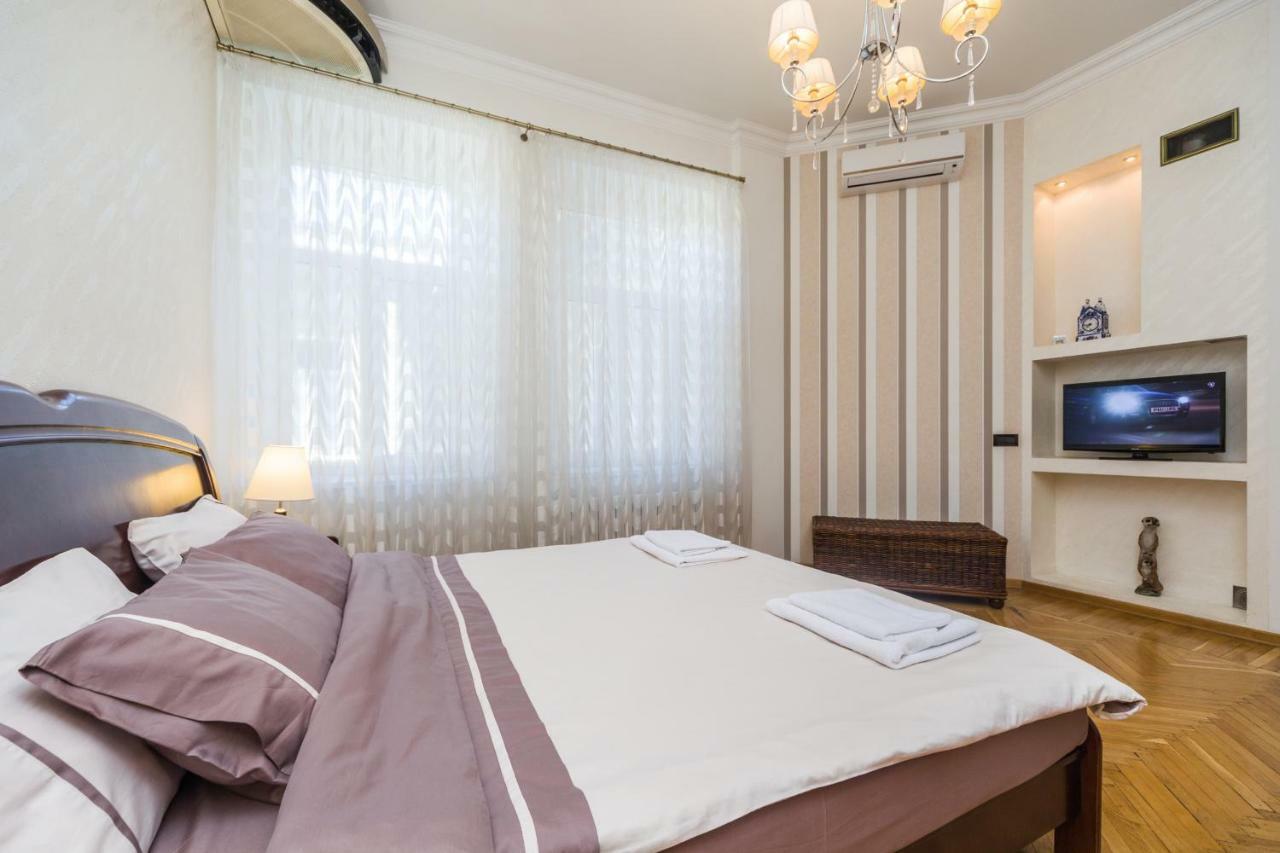 Apartamenty Na Sofievskoy Odessa Exterior foto