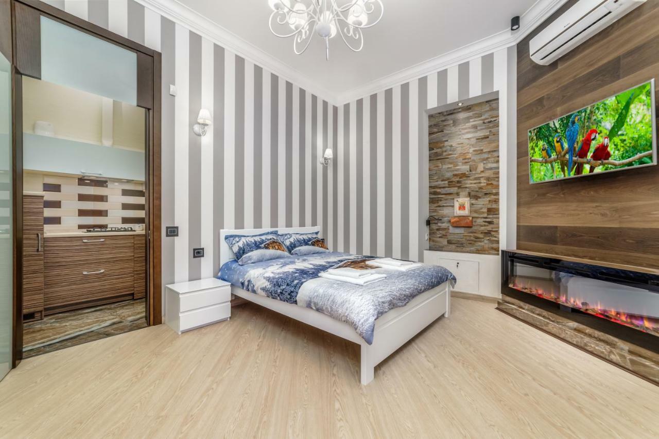 Apartamenty Na Sofievskoy Odessa Exterior foto